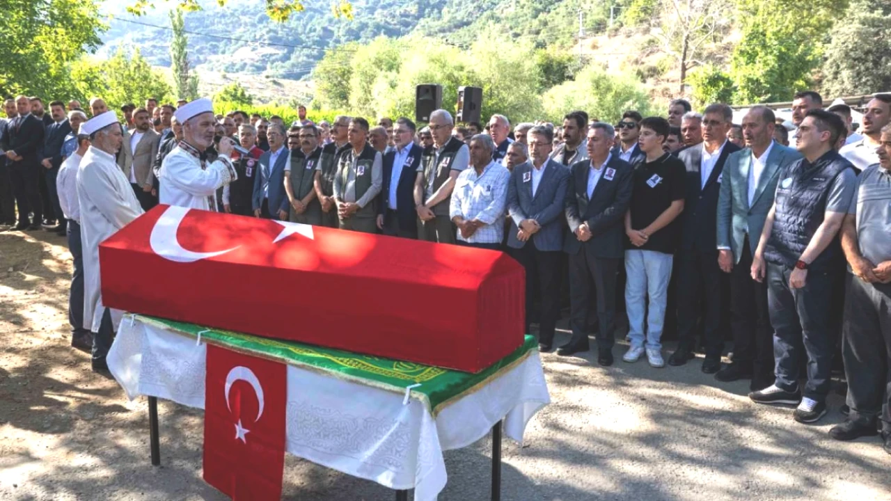 Yangının Kahraman Şehidi, Onurla Son Yolculuğuna Uğurlandı!