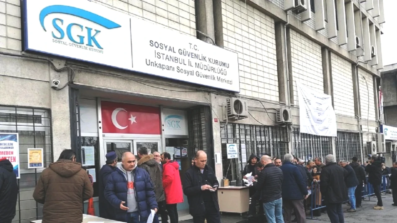Yeni Düzenlemesiyle Erken Emekliliğin Kapıları Aralanıyor! Kimler Faydalanacak?