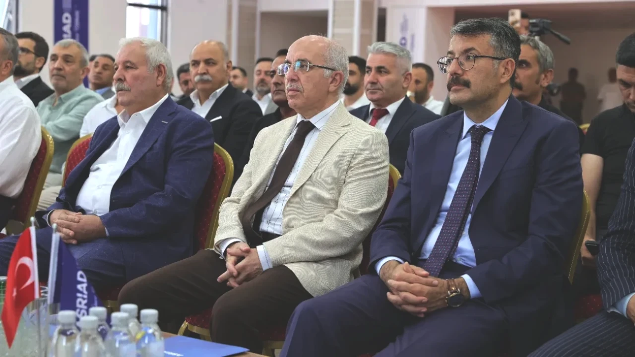 Doğu Anadolu Yatırım Fırsatları Buluşması Hakkari'de Gerçekleşti!
