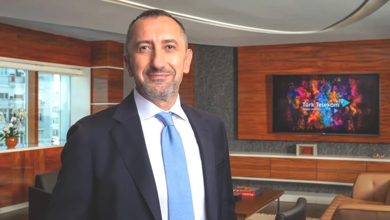 Türk Telekom Global Arenada Öne Çıktı! Ümit Önal ‘En İyi Yönetici’ Ödülünü Kazandı